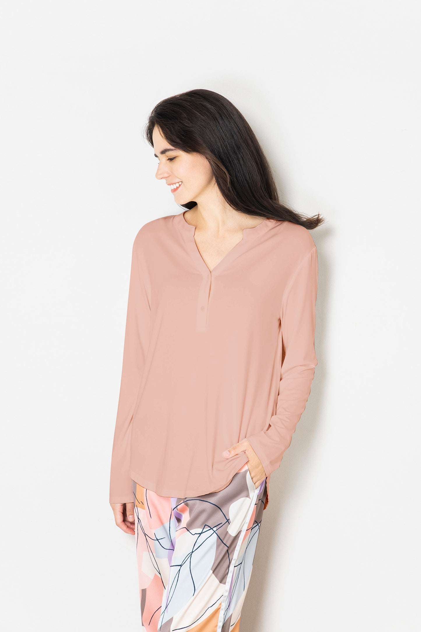 ソフトモダール ヘンリーネックTシャツ