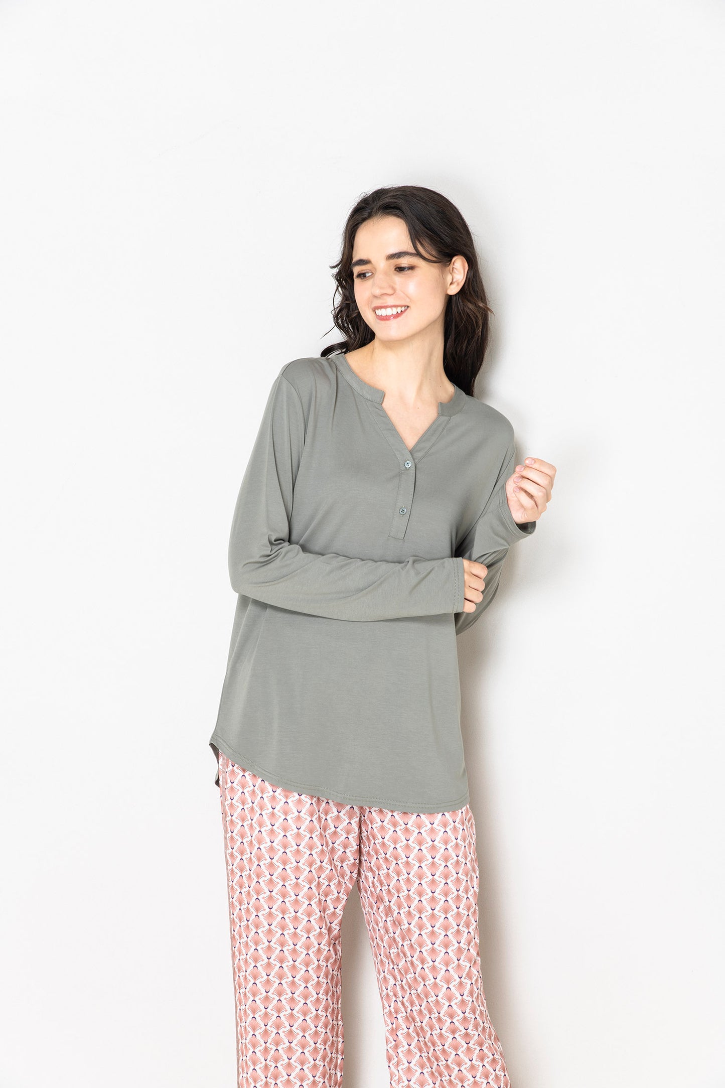 ソフトモダール ヘンリーネックTシャツ