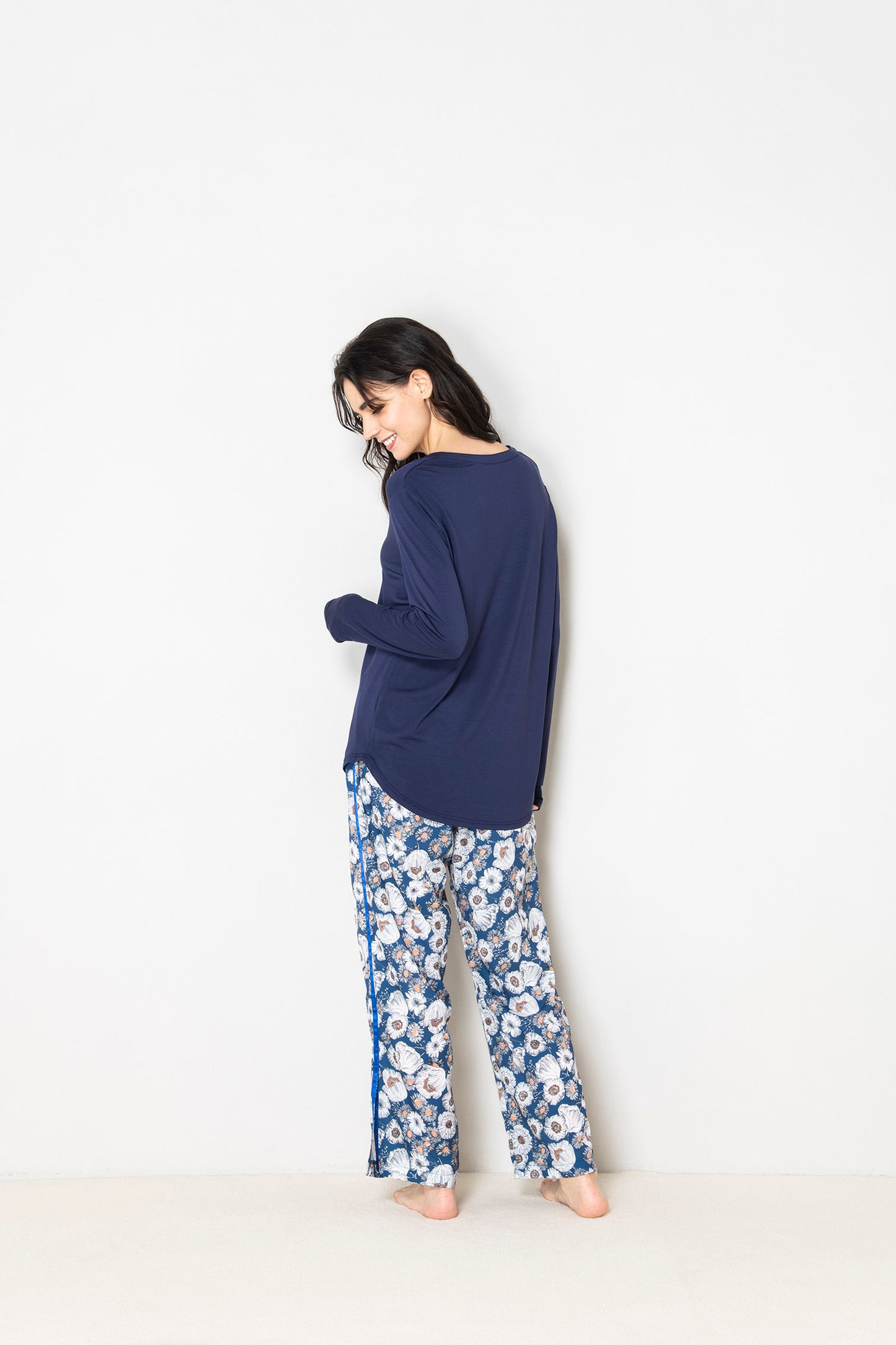 シルクタッチ Arenaria Relax Pants