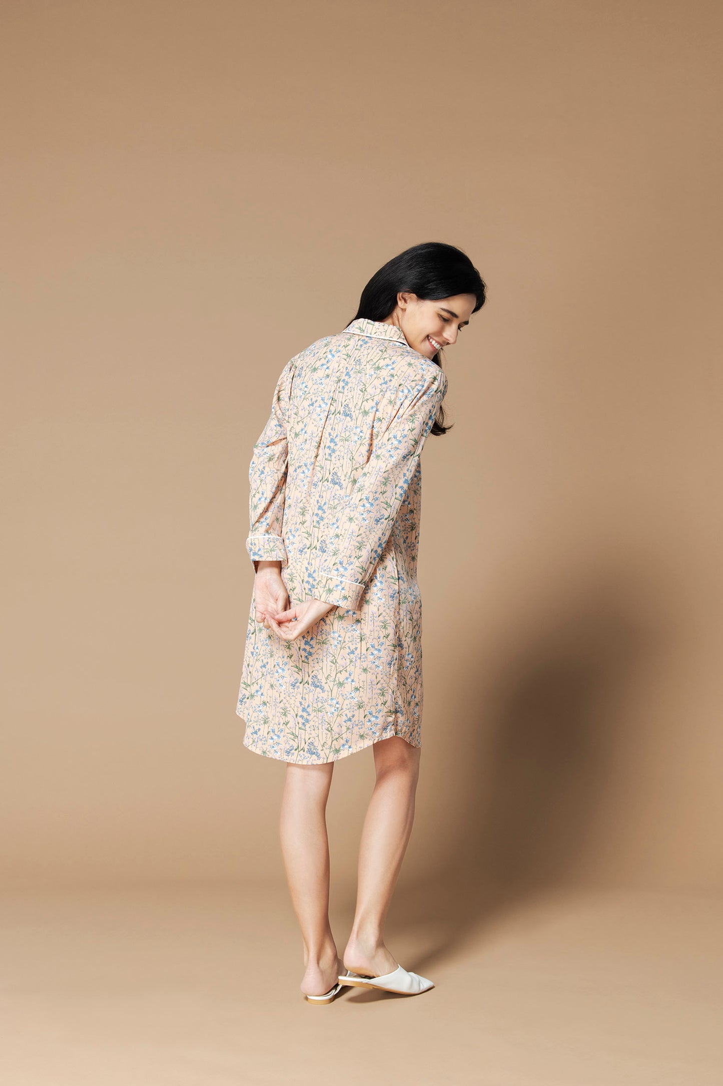 シルクタッチ レトロファリナセア 花柄パジャマ(ワンピース)